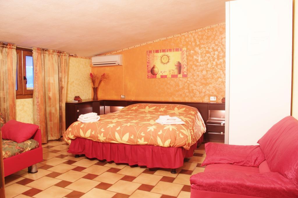 B&B Fantar House Carbonia Quarto foto